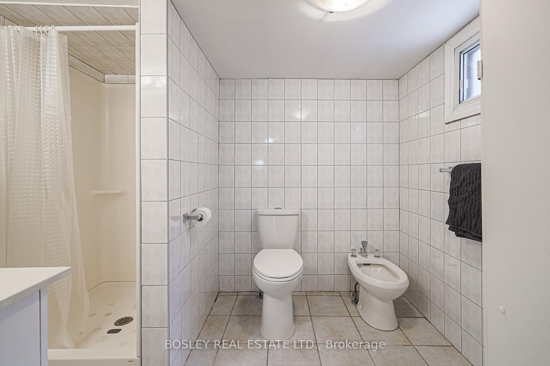 640 Manning Avenue photo 35