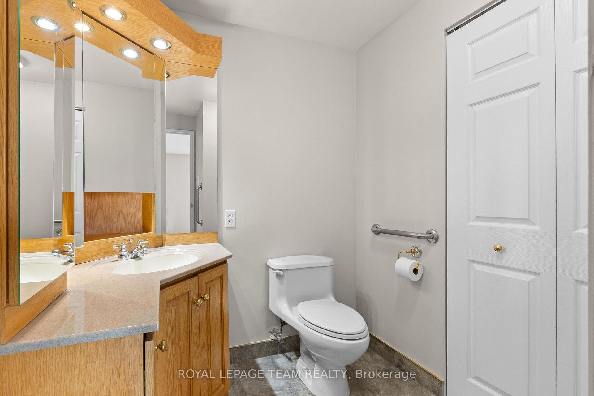 960 Teron Road Unit 604 photo 24