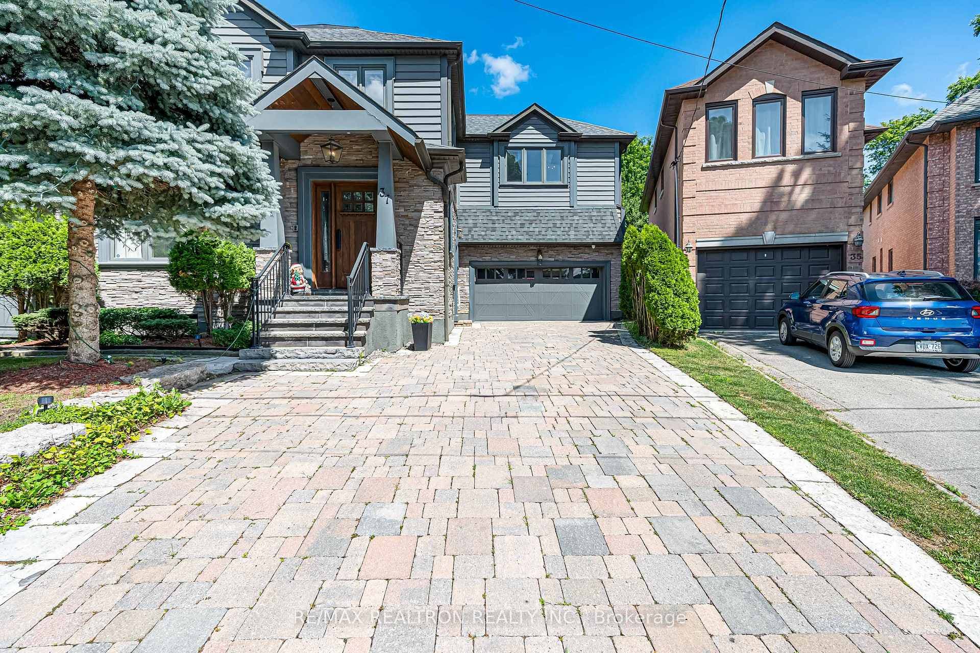 37 Stuart Crescent photo 2