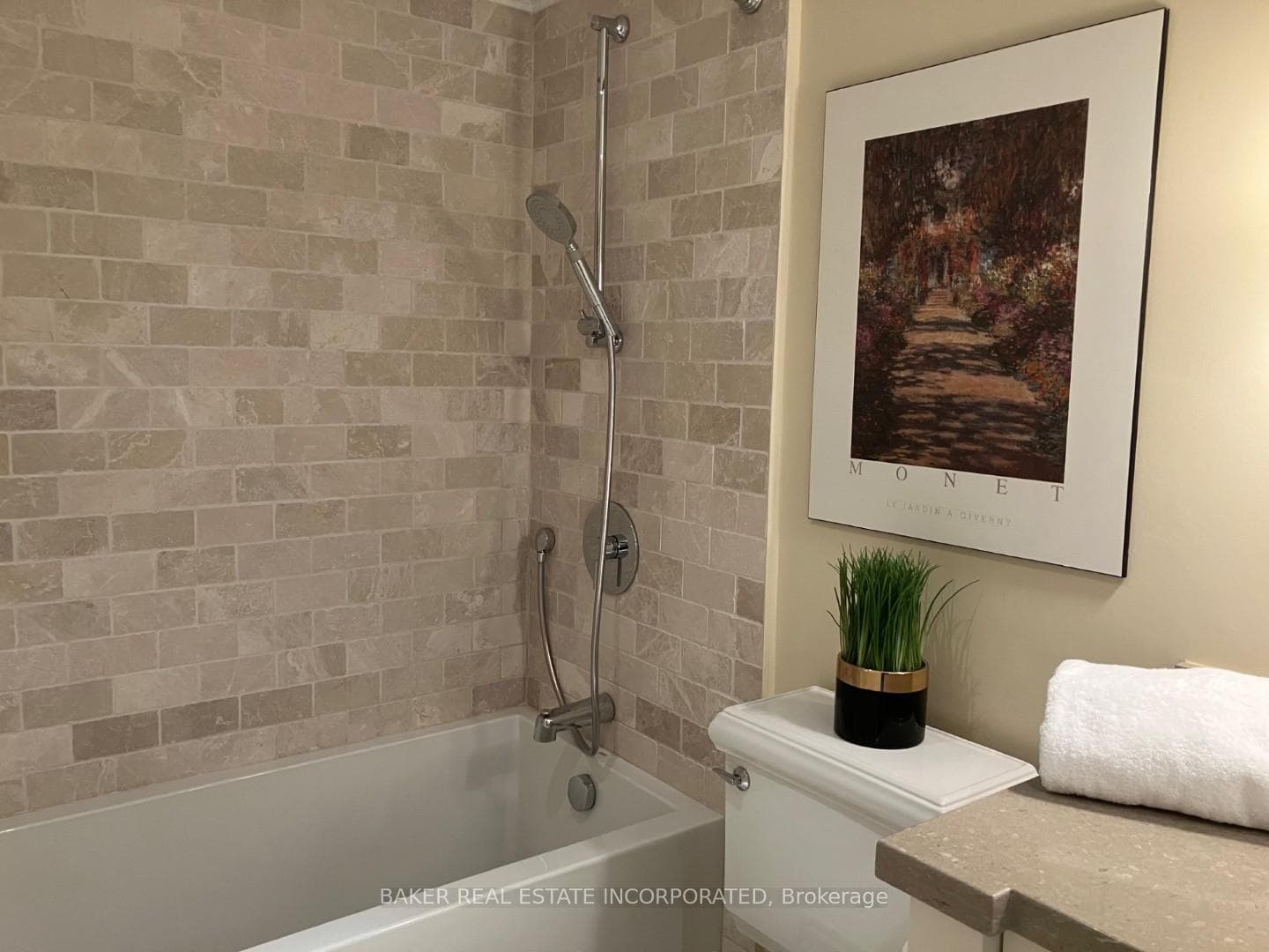 Unit 113 Bathroom - Staged