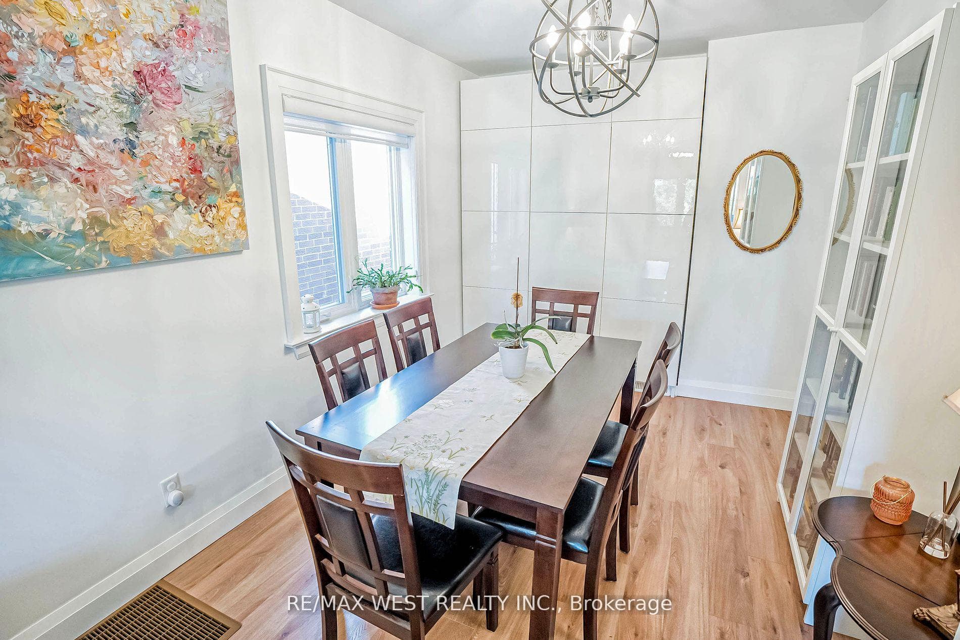 291 McRoberts Avenue photo 9