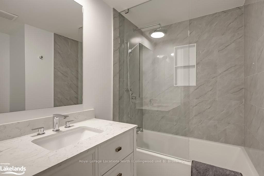 1270 GAINSBOROUGH Drive Unit 19 photo 30