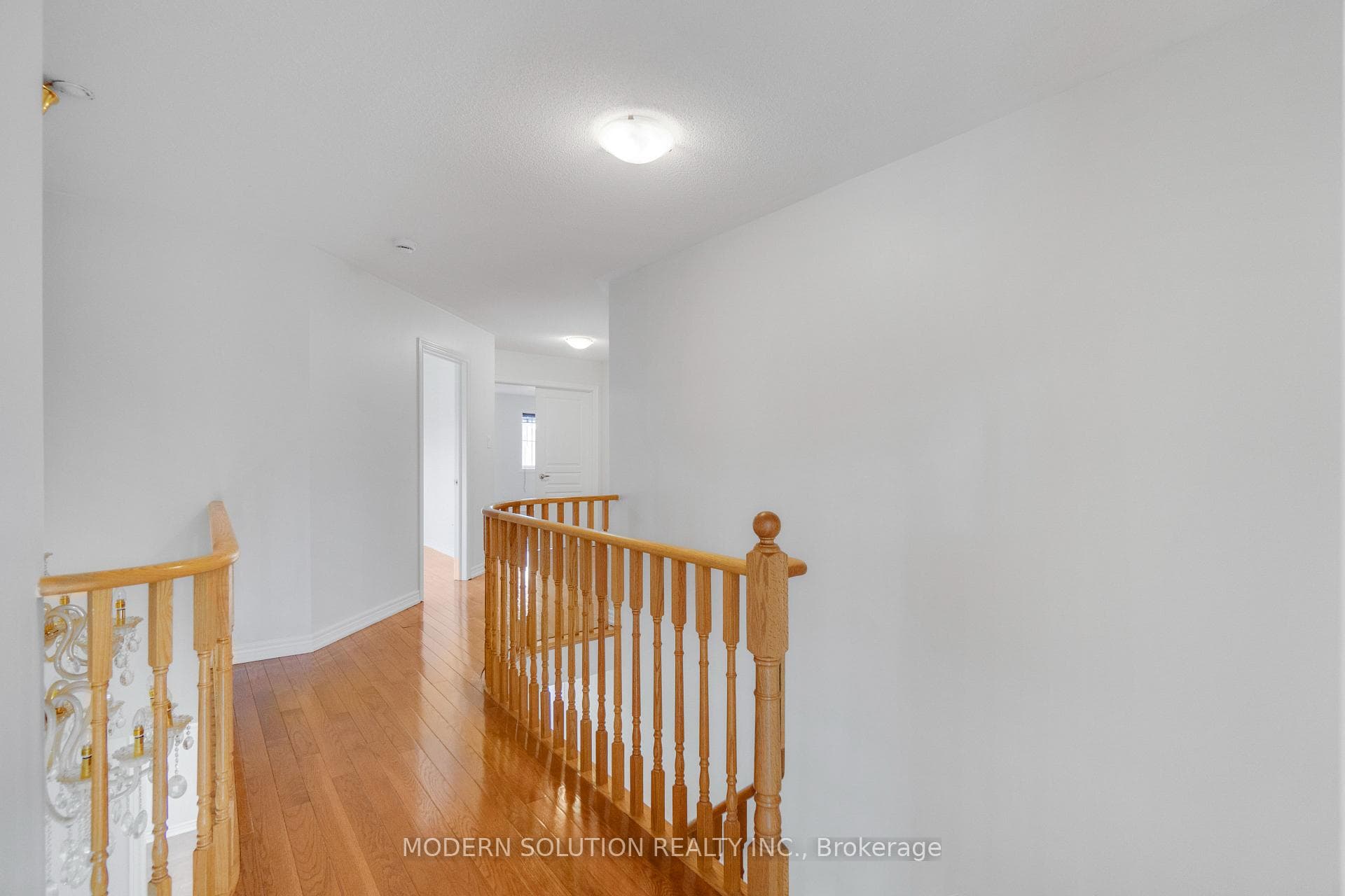 4 Overhold Crescent photo 23