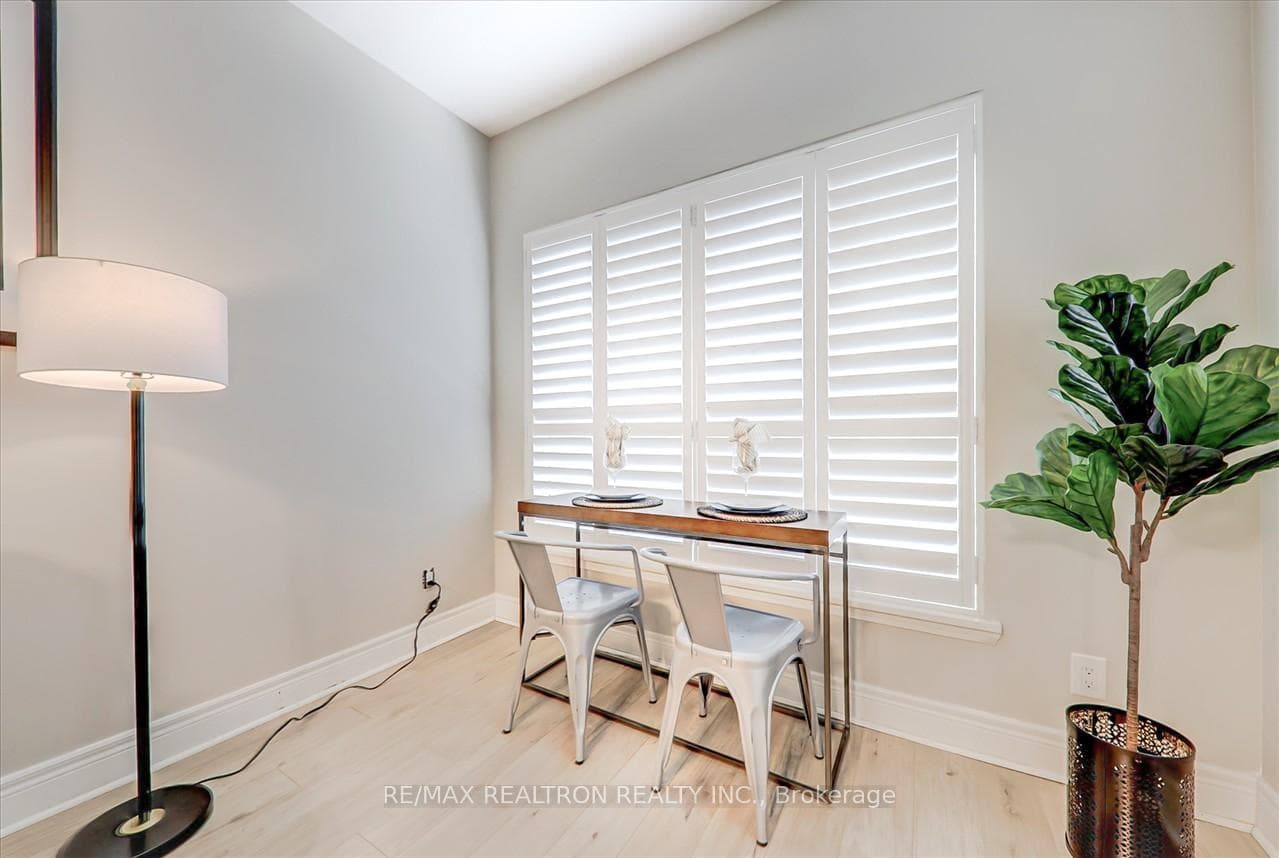 60 Fairfax Crescent Unit 618 photo 18