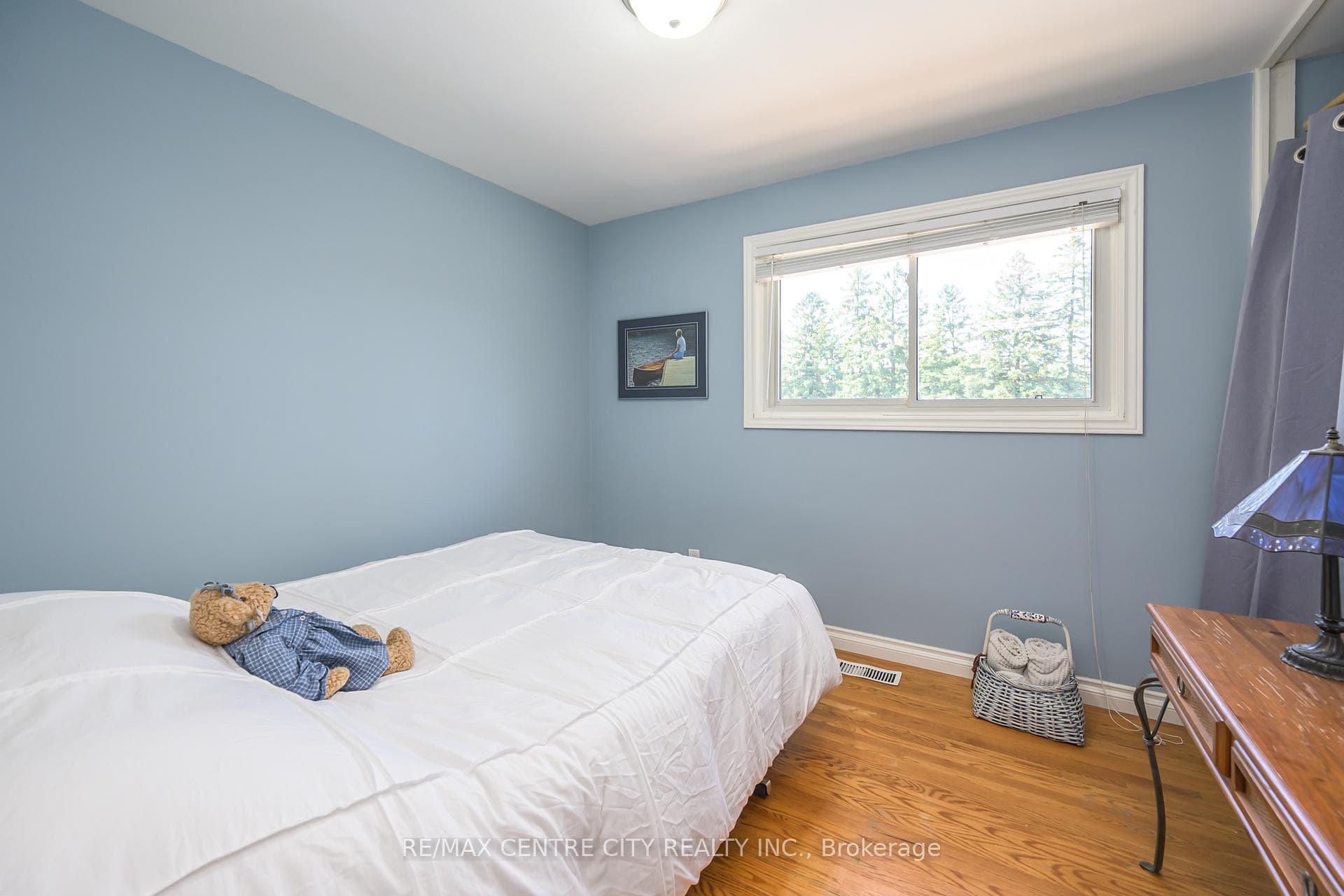 675 Dunboyne Crescent photo 33