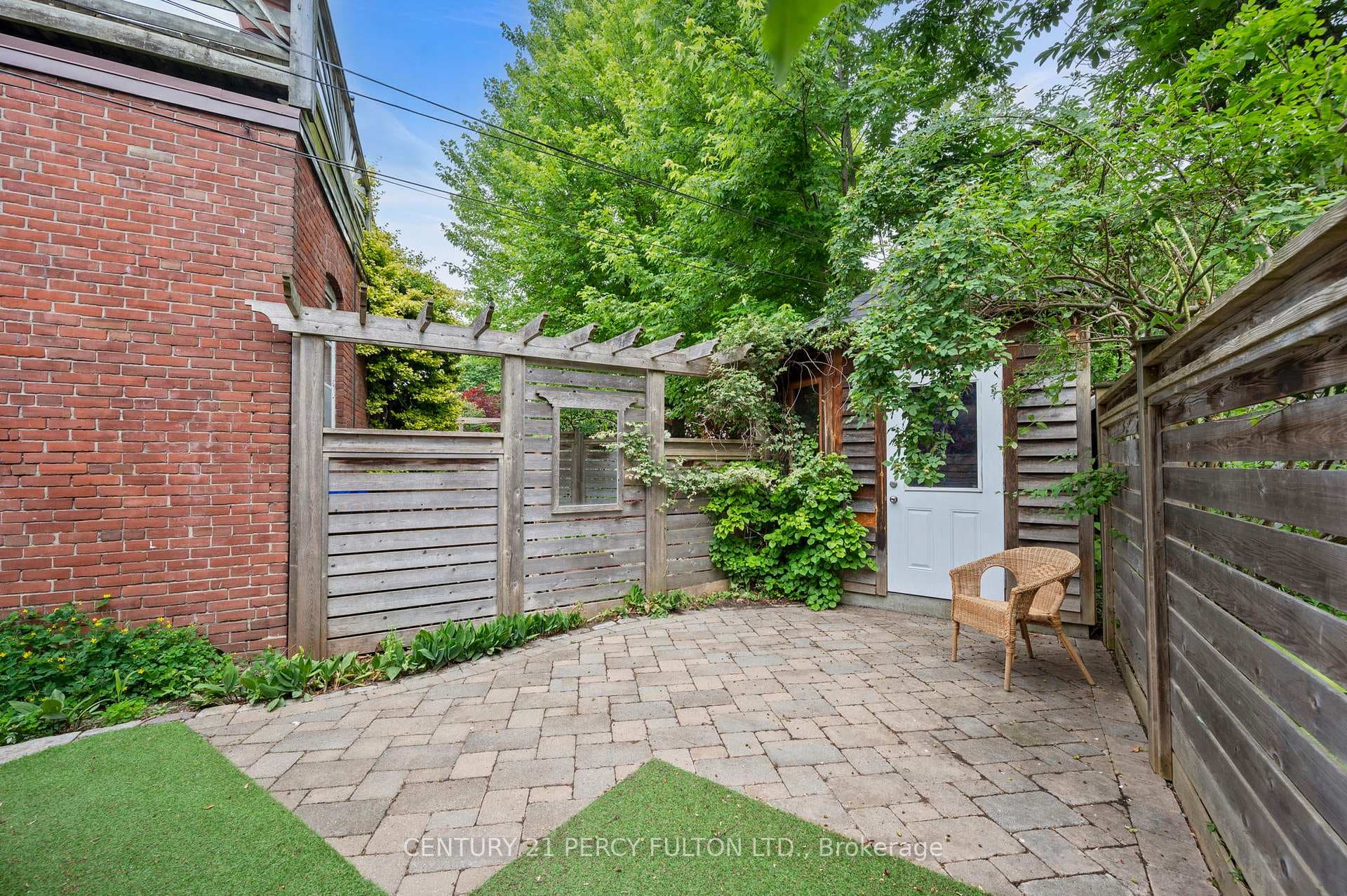 22 Columbine Avenue photo 19