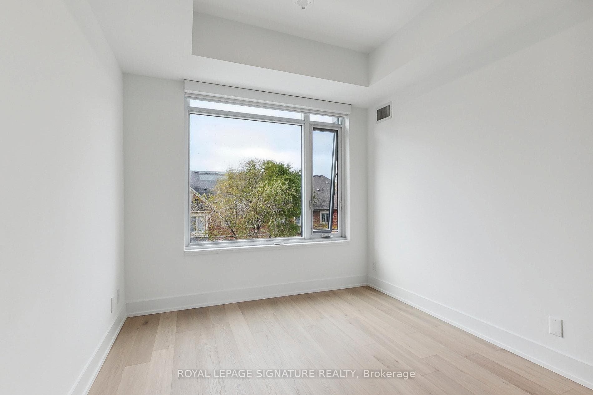 8 Beverley Glen Boulevard Unit D-329 photo 21