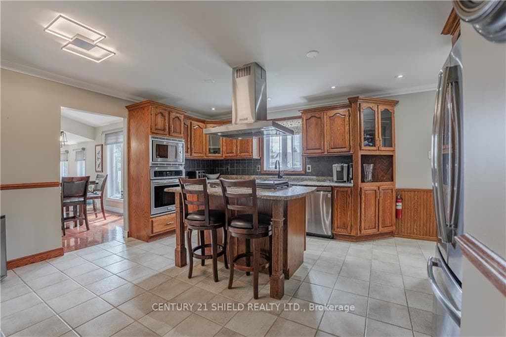 22 FAIRHOLME Drive photo 20
