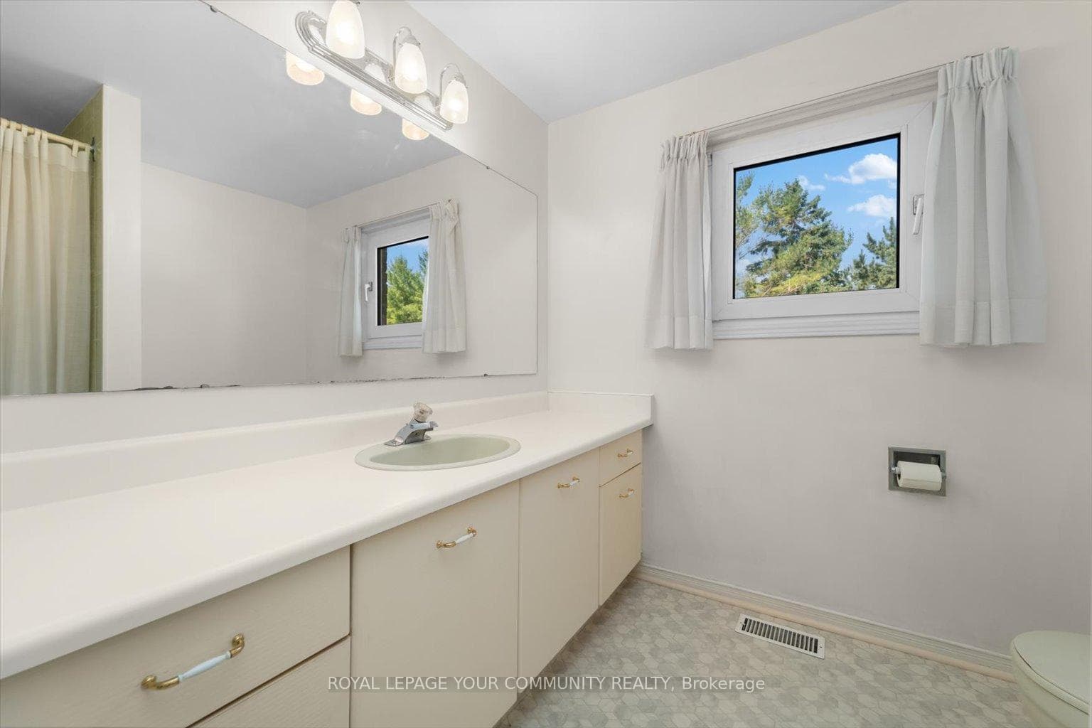 284 Brimson Drive photo 24