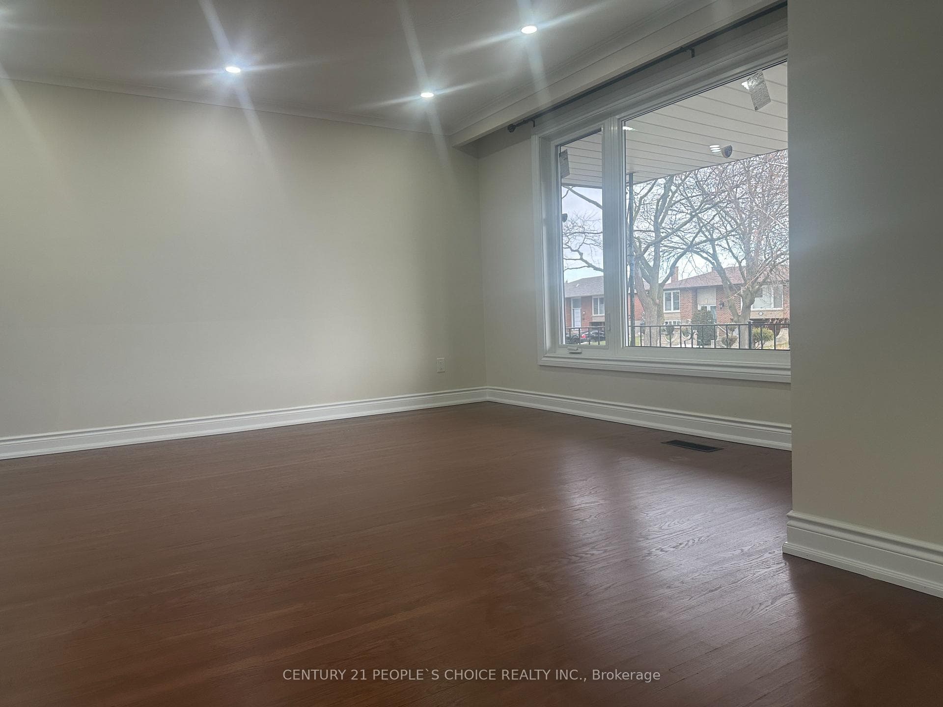 7490 Middleshire Drive photo 7