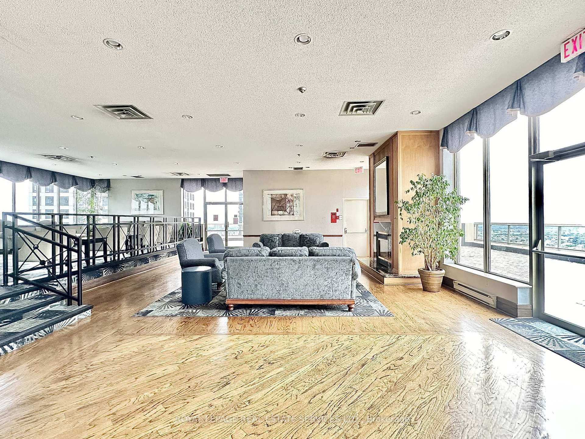 55 Elm Drive Unit 2302 photo 8