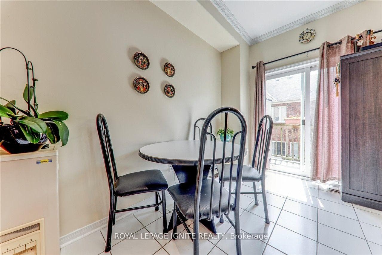 530 Kingston Road Unit 24 photo 14