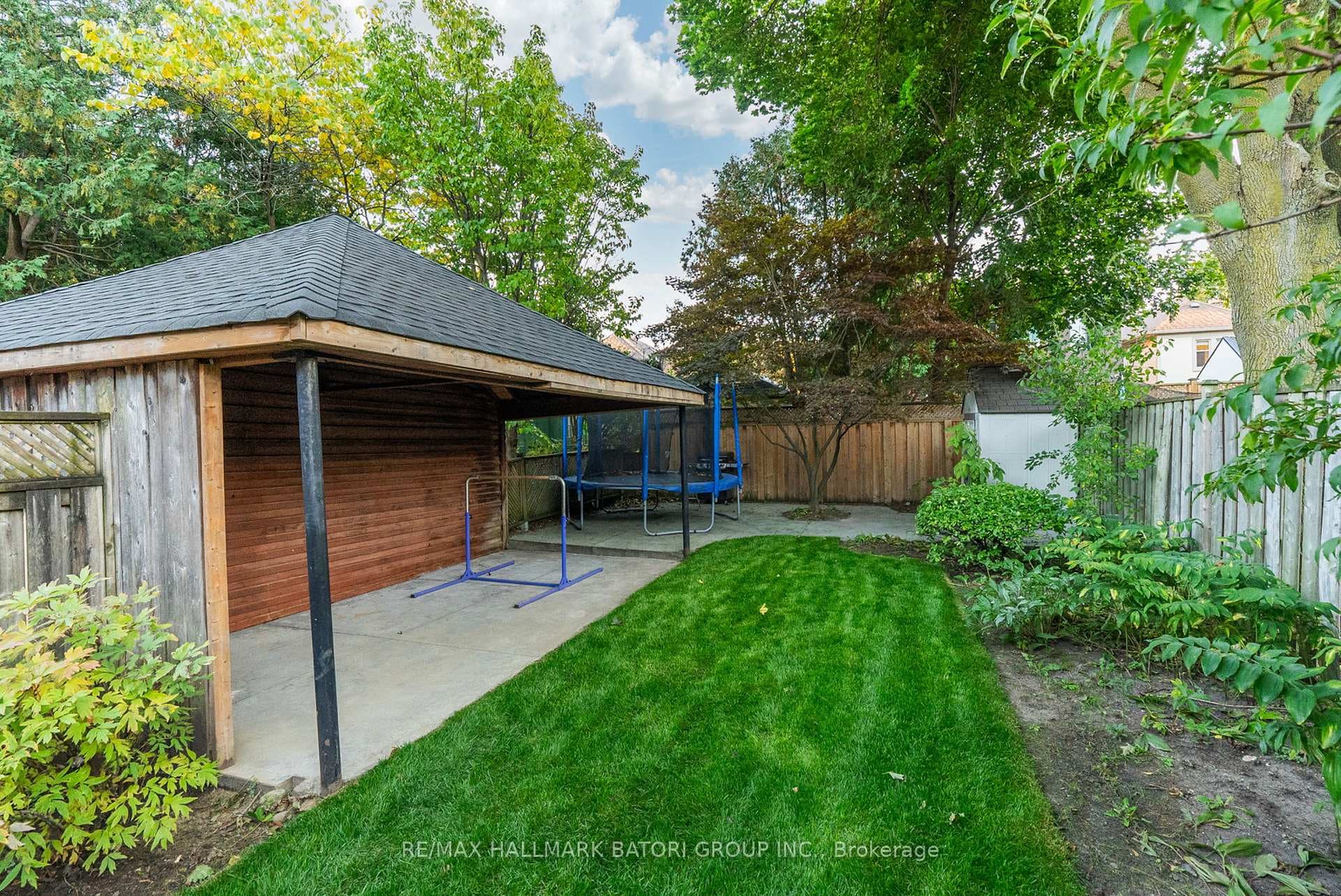 465 St Clements Avenue photo 37