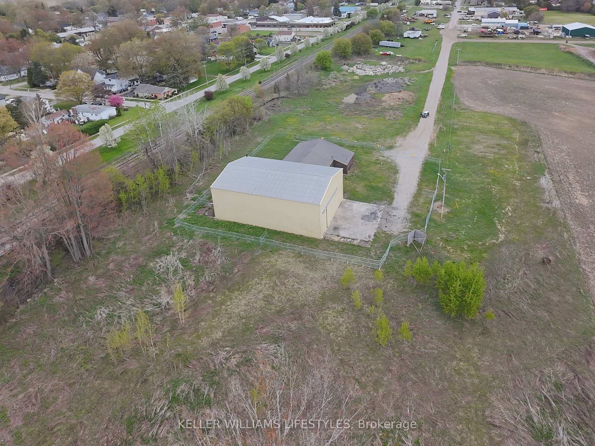 238 MacEwan Street photo 4