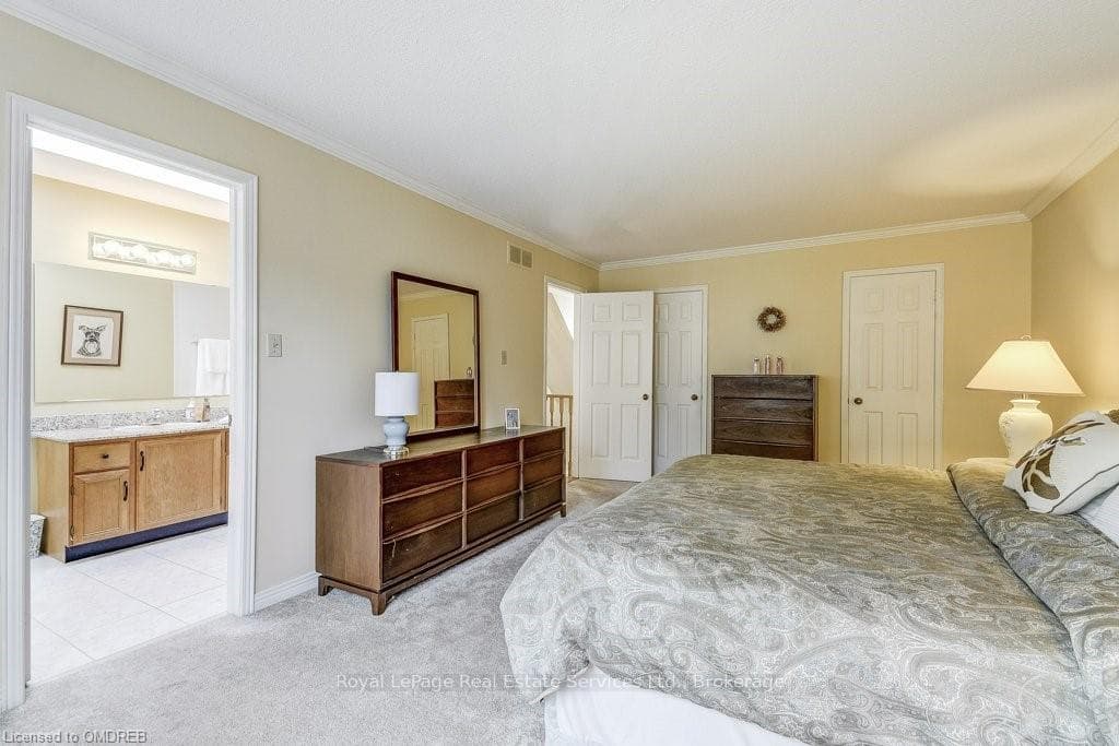 Master Bedroom with full Ensuite Bathroom