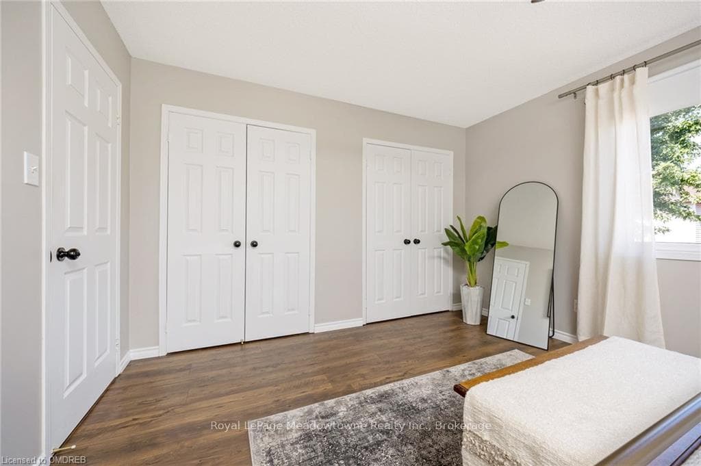 207 SHERWOOD Road photo 19