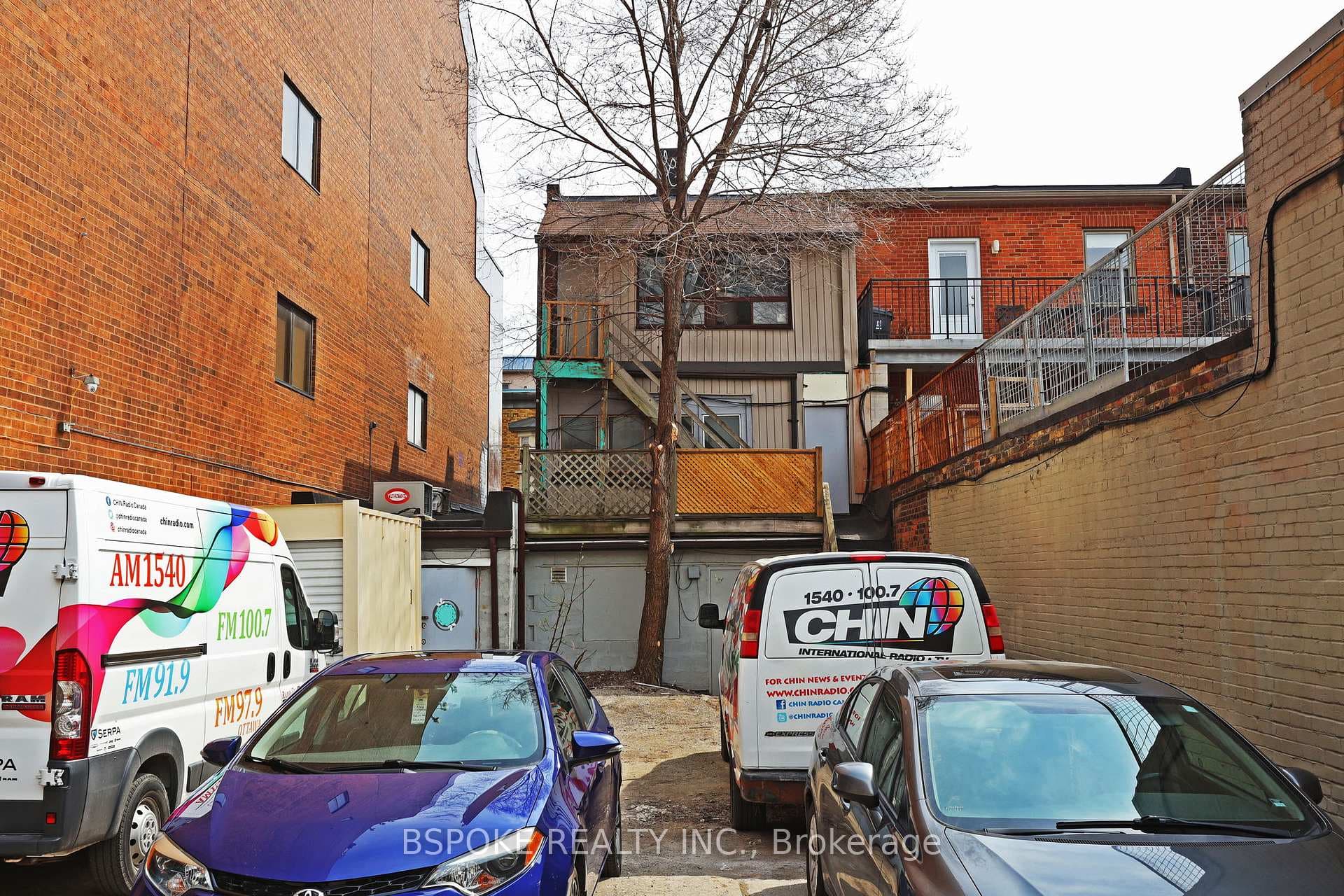 628 College Street Unit 2 photo 25