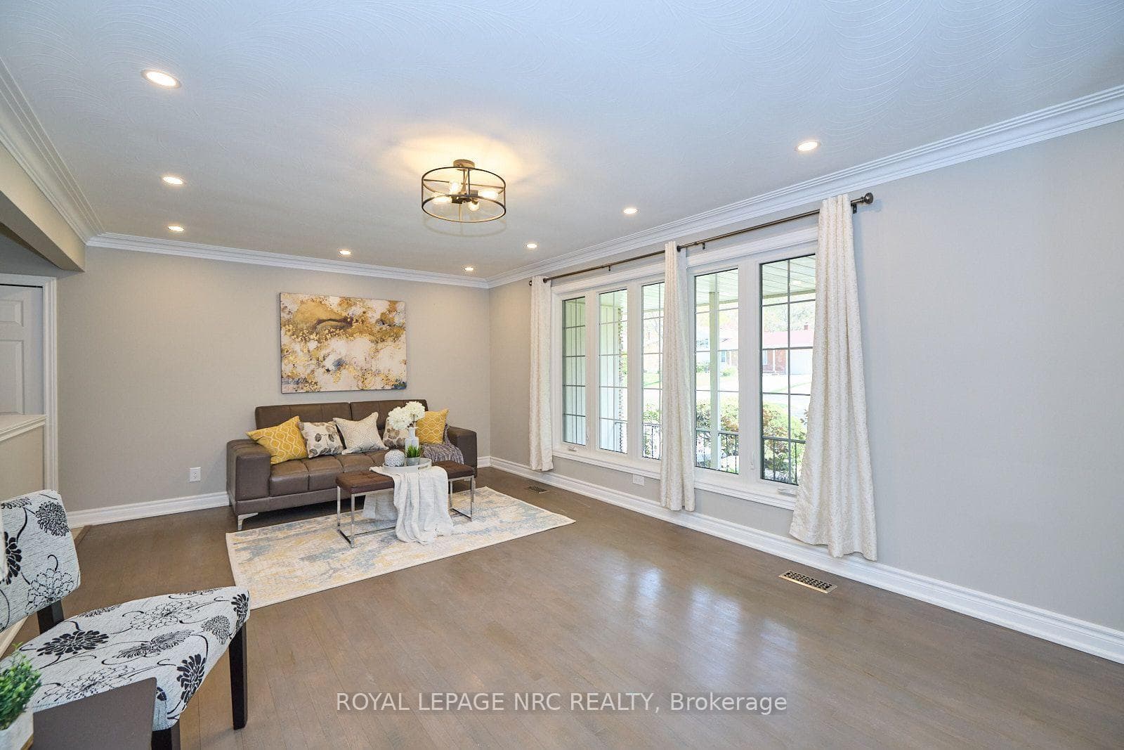 36 Valerie Drive photo 6