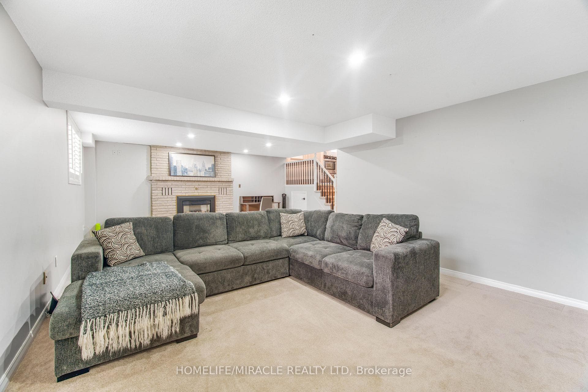 23 Millpond Place photo 36