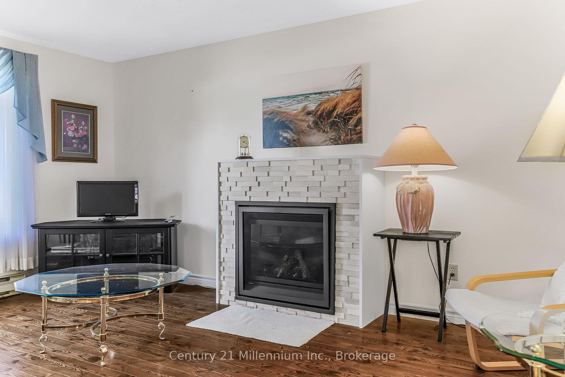 750 Baird Street photo 12