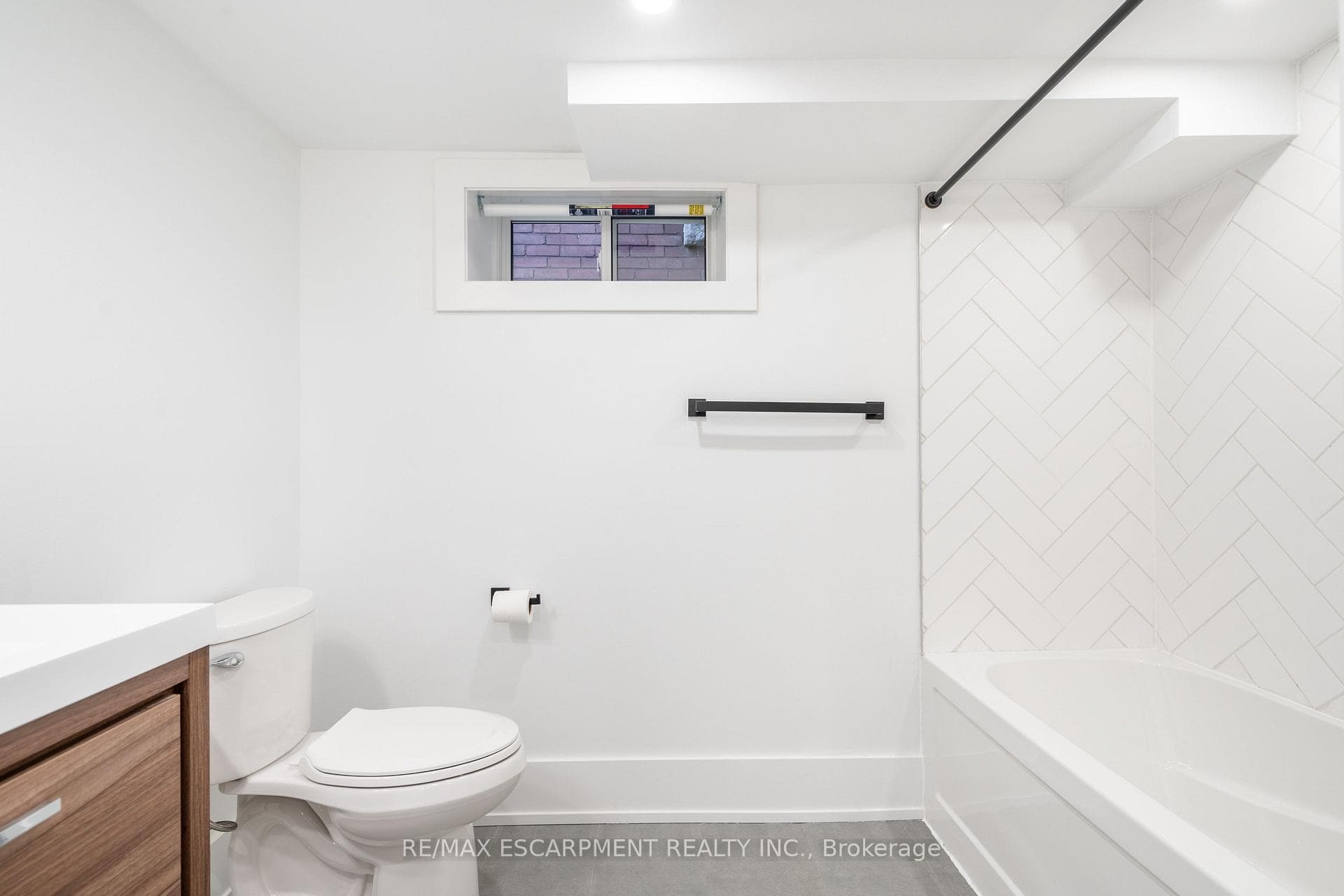 204 Balsam Avenue photo 42