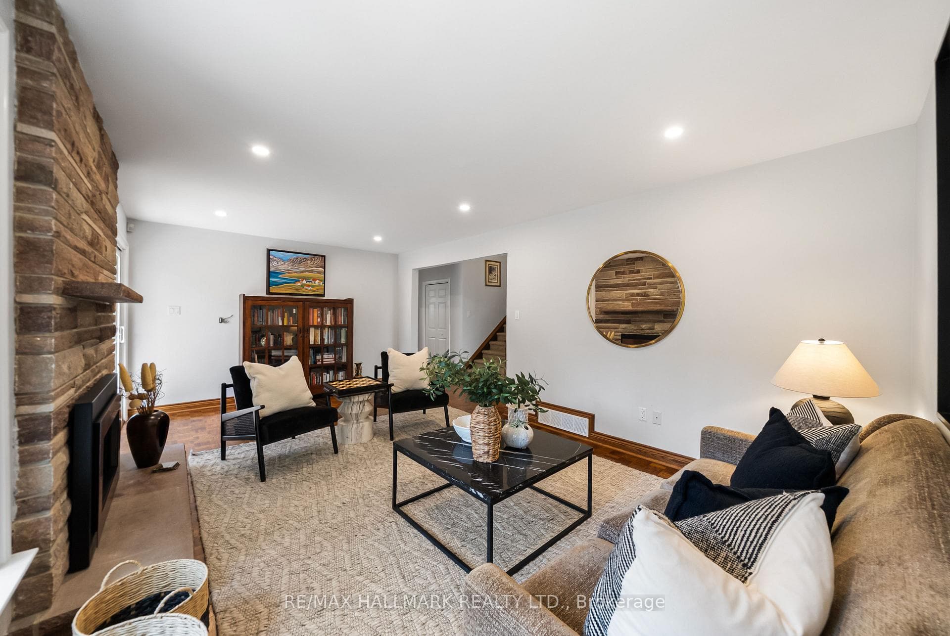 102 Banstock Drive photo 17