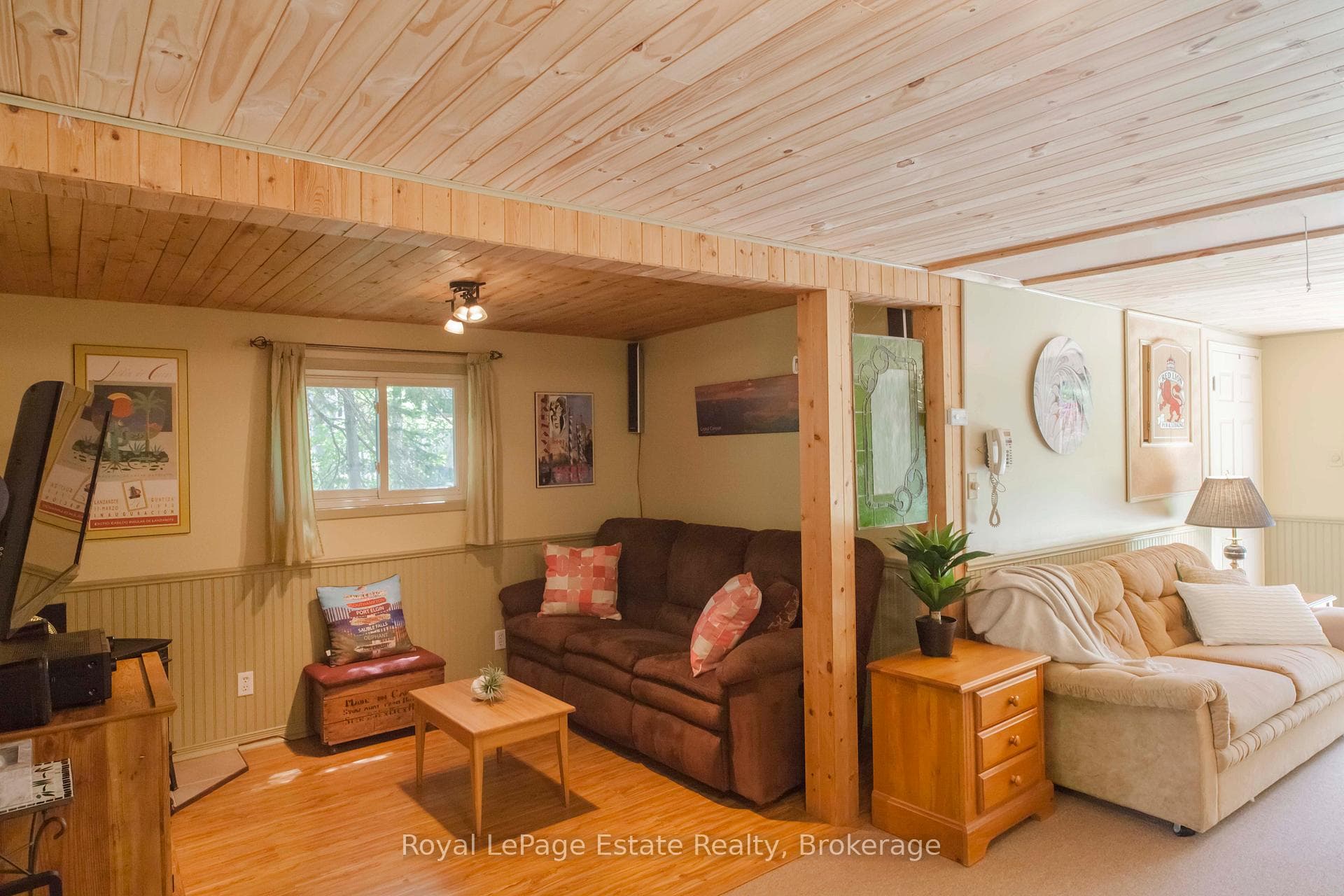 326 Lindsay Street photo 33