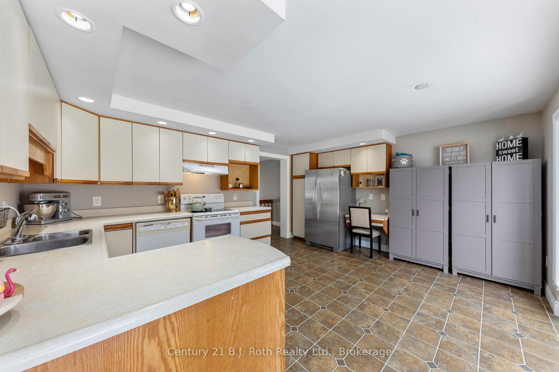 60 Lepage Drive photo 10