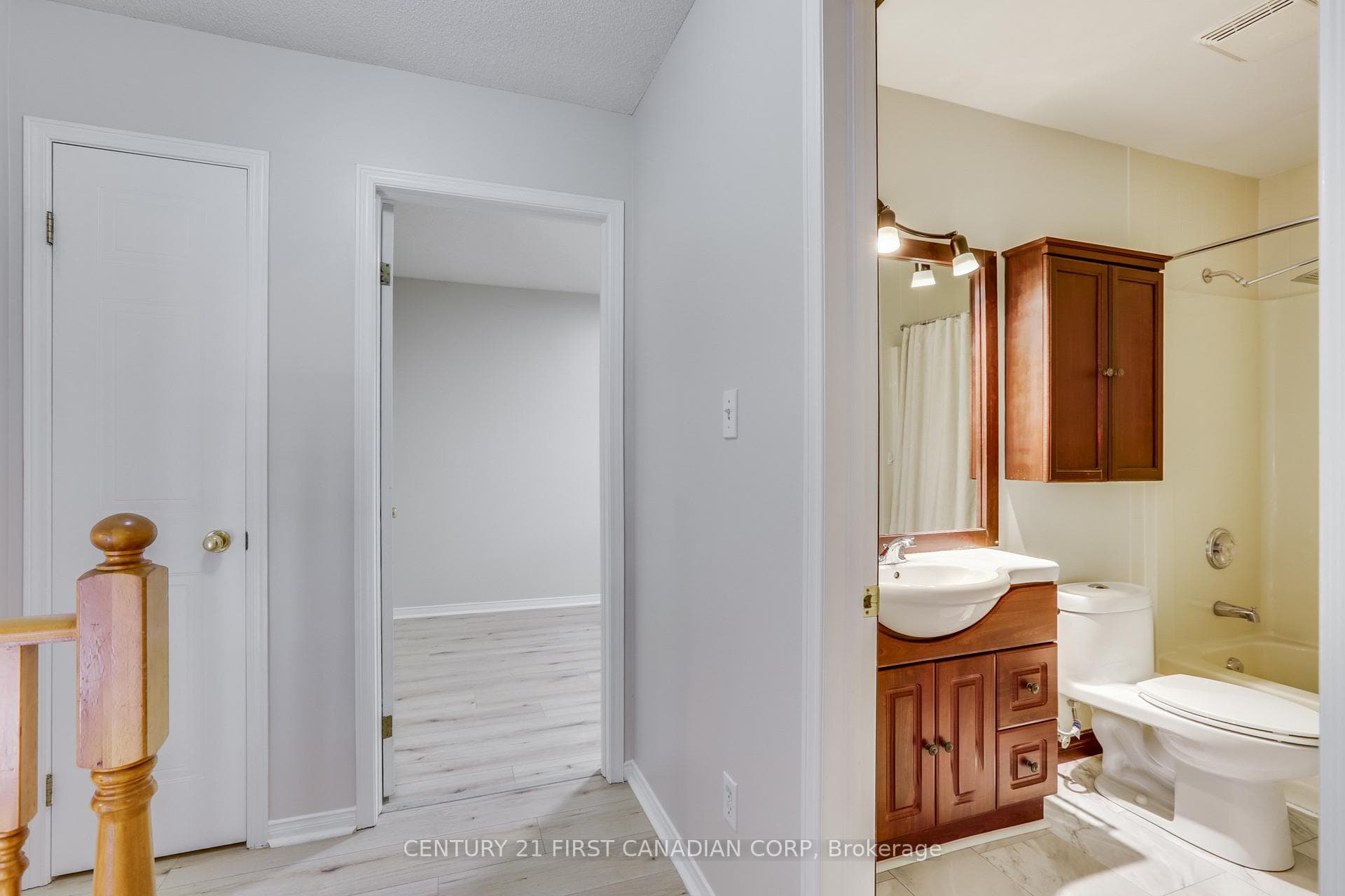 604 Talltree Crescent photo 16