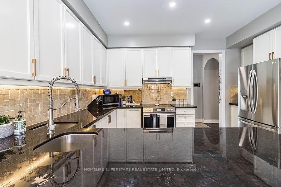 1379 Rolph Terrace photo 15
