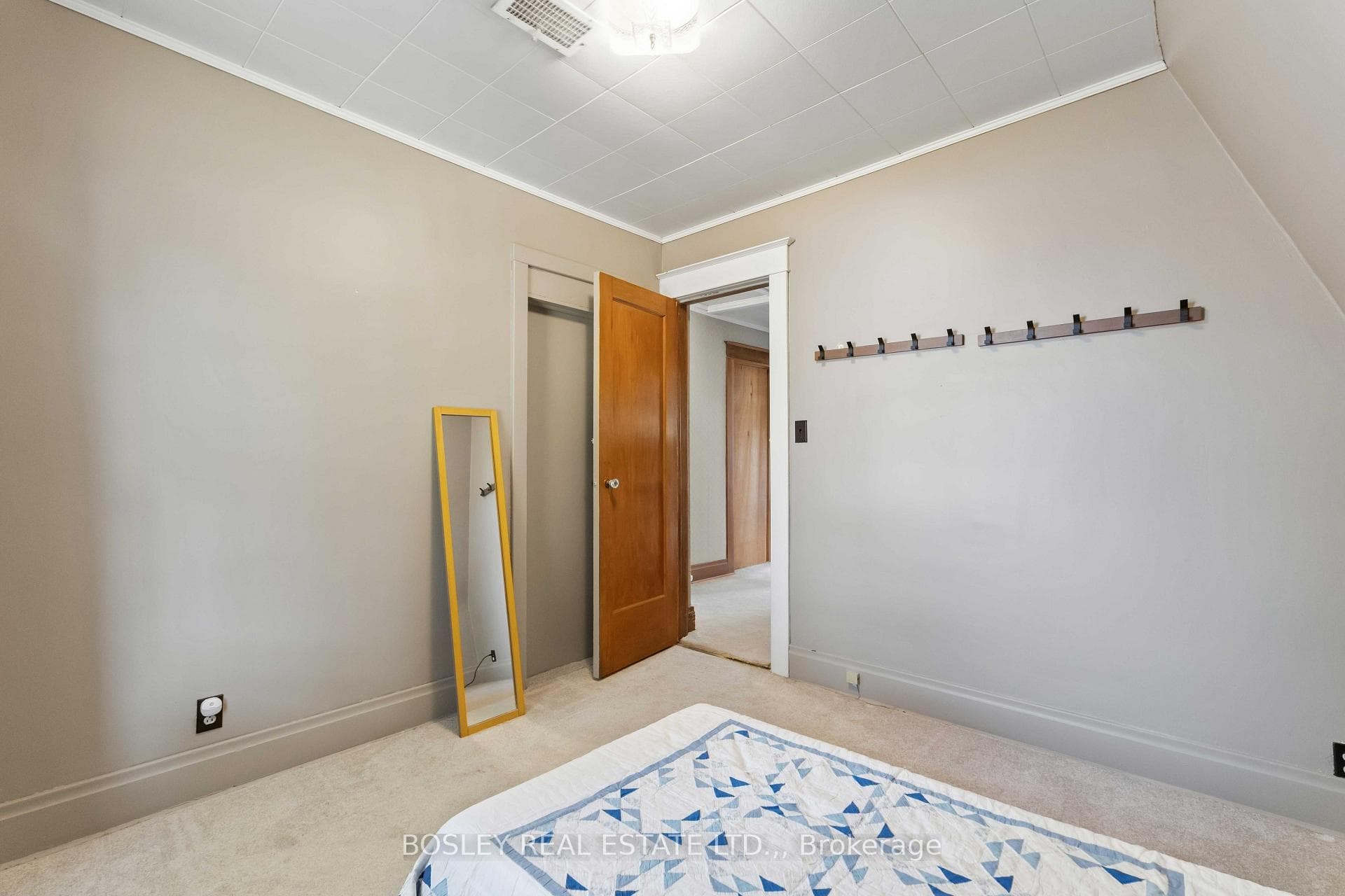 99 Welland Street photo 36