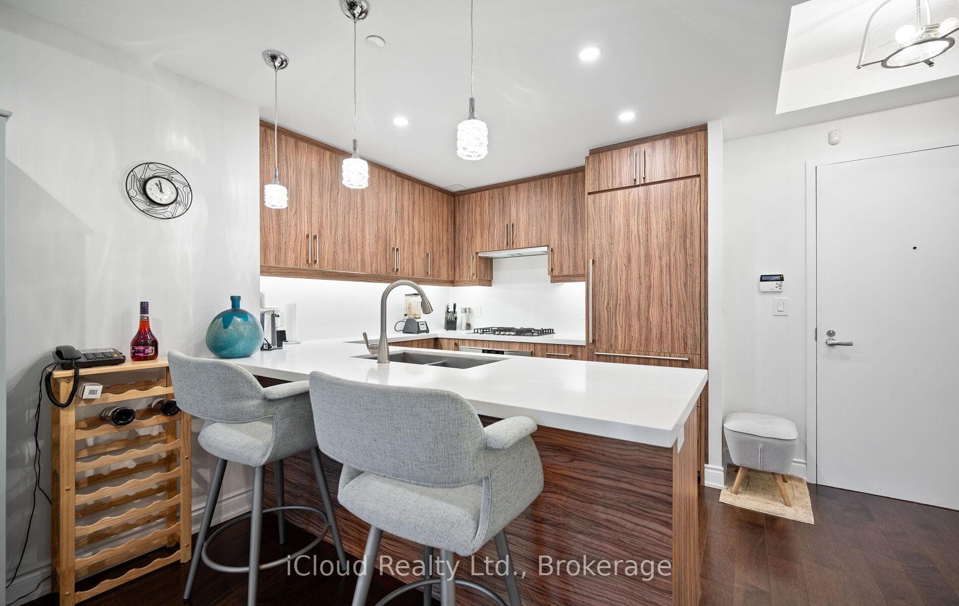 3500 Lakeshore Road Unit 625 photo 11