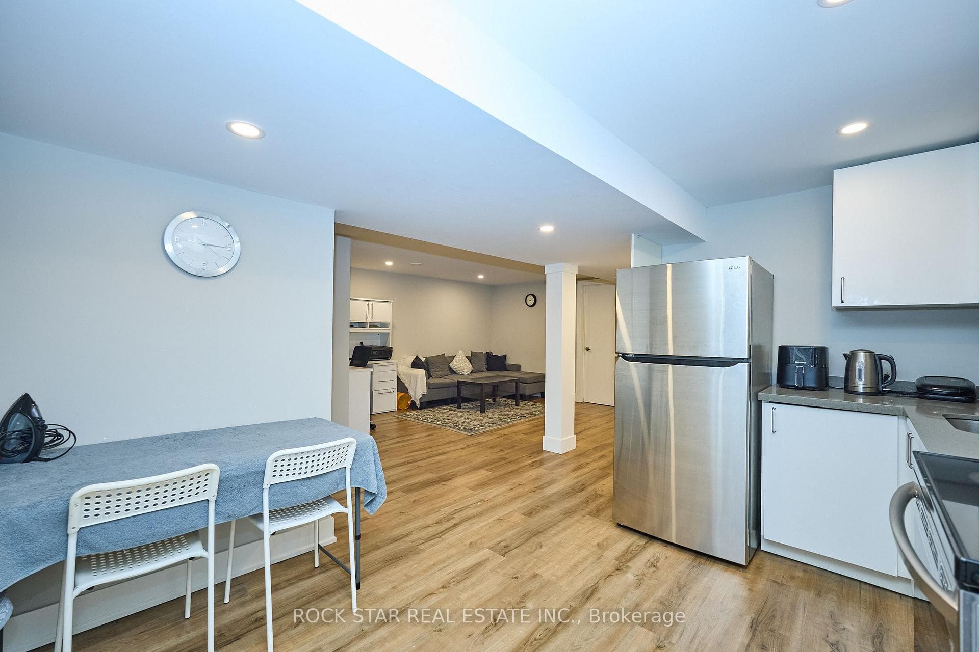 100 Jacobson Avenue photo 15