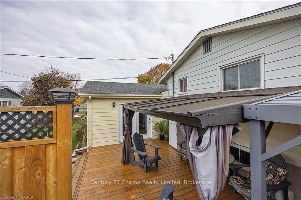 1314 WAVERLEY Crescent photo 38