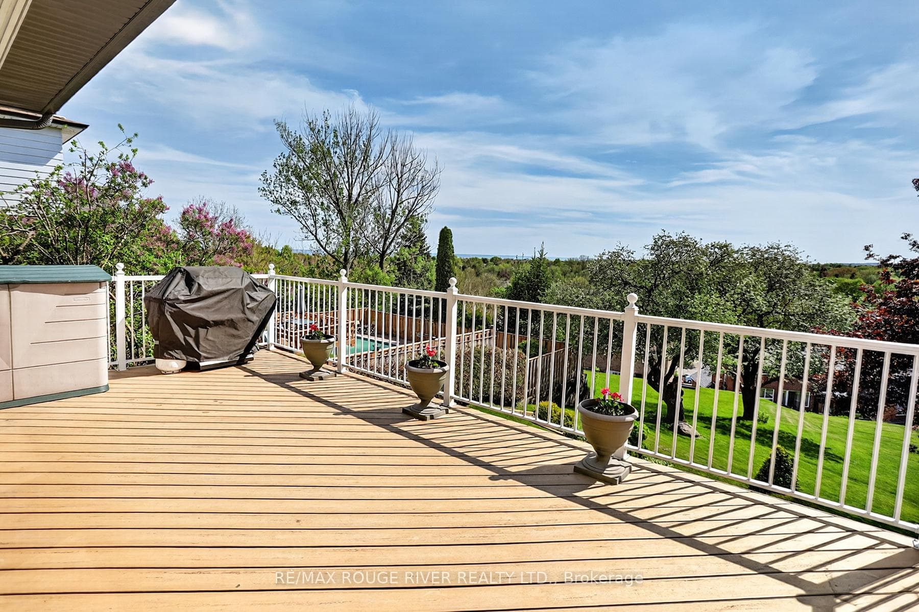 250 Ridgewood Road photo 9