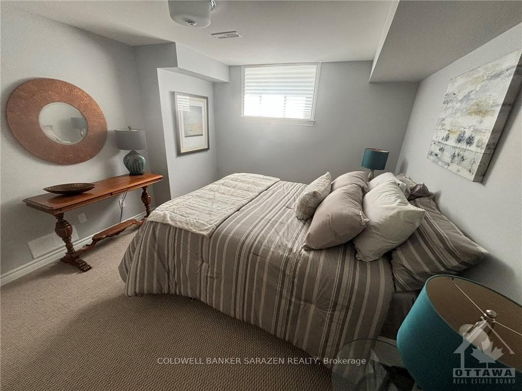 502 SILVERBELL Crescent photo 25