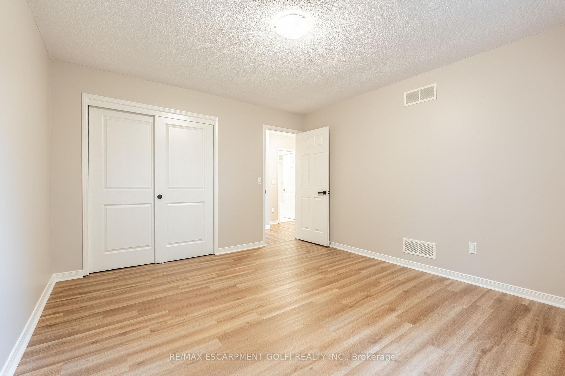 25 Meadowvale Drive Unit 1 photo 27