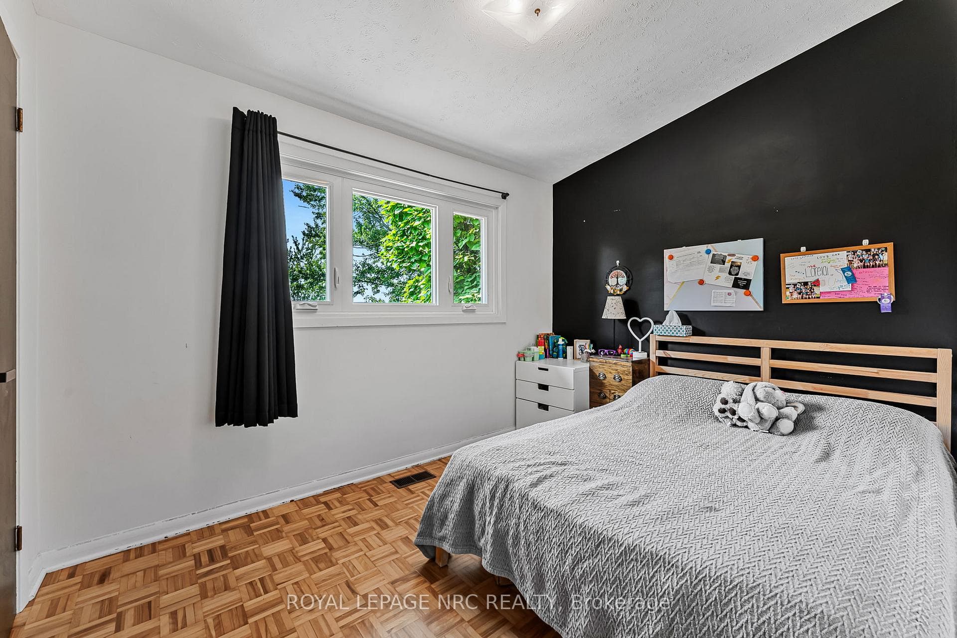 5277 SHERKSTON Road photo 15