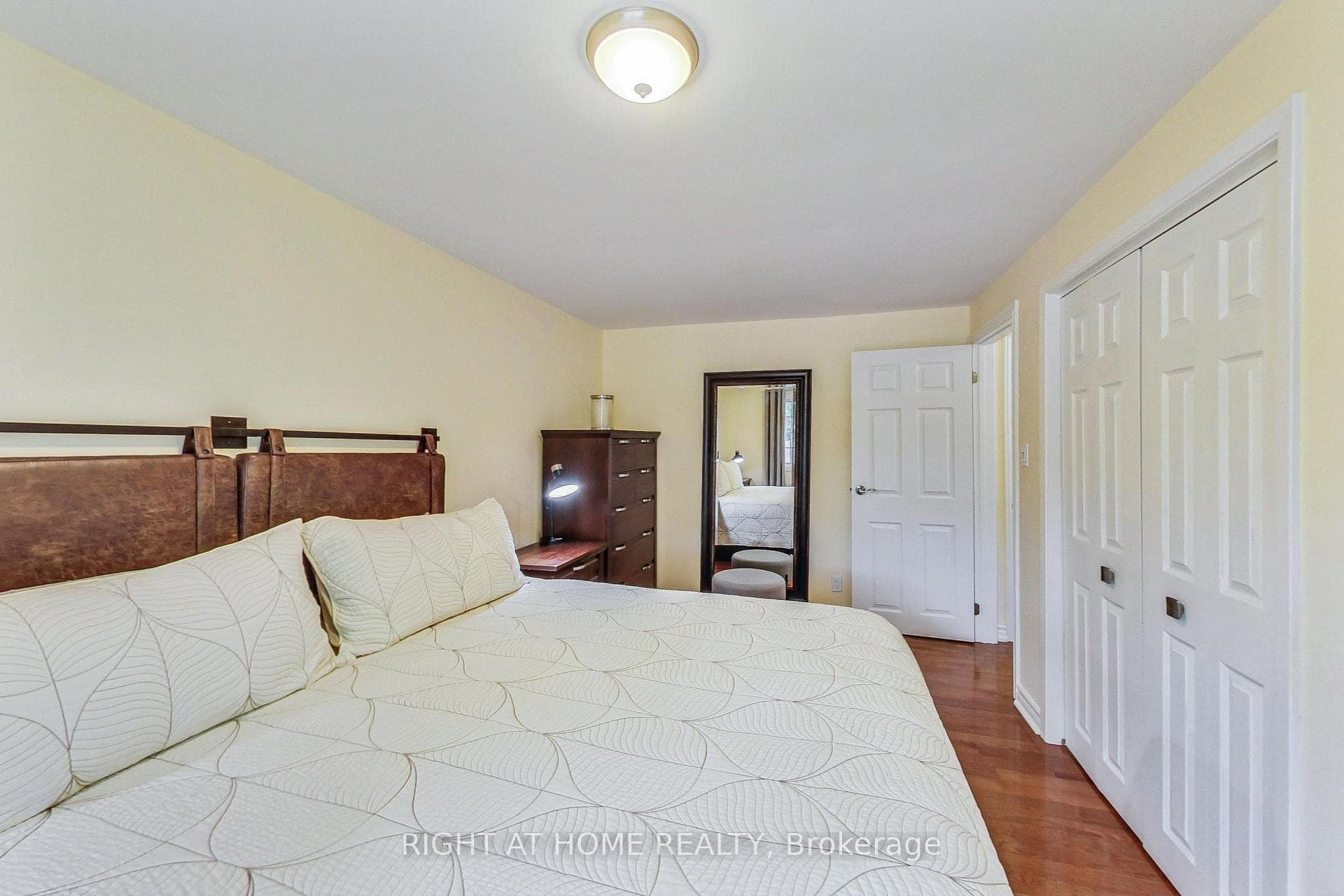 388 Waverly Street photo 12