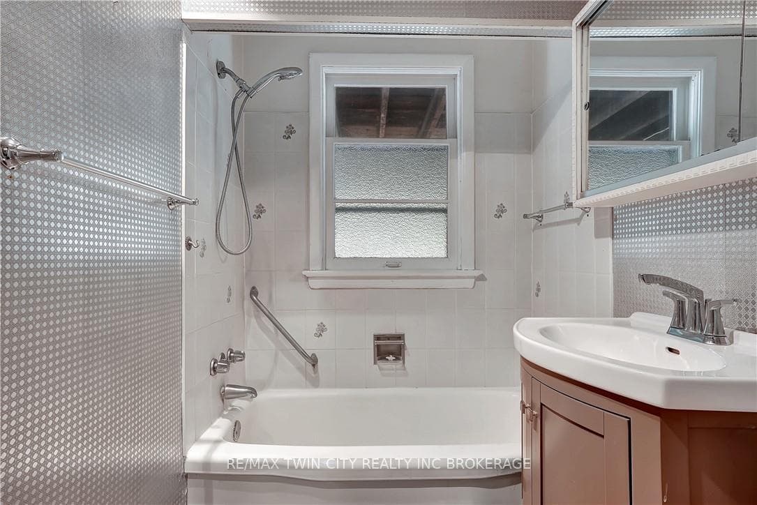 41 MCDONALD Avenue photo 13