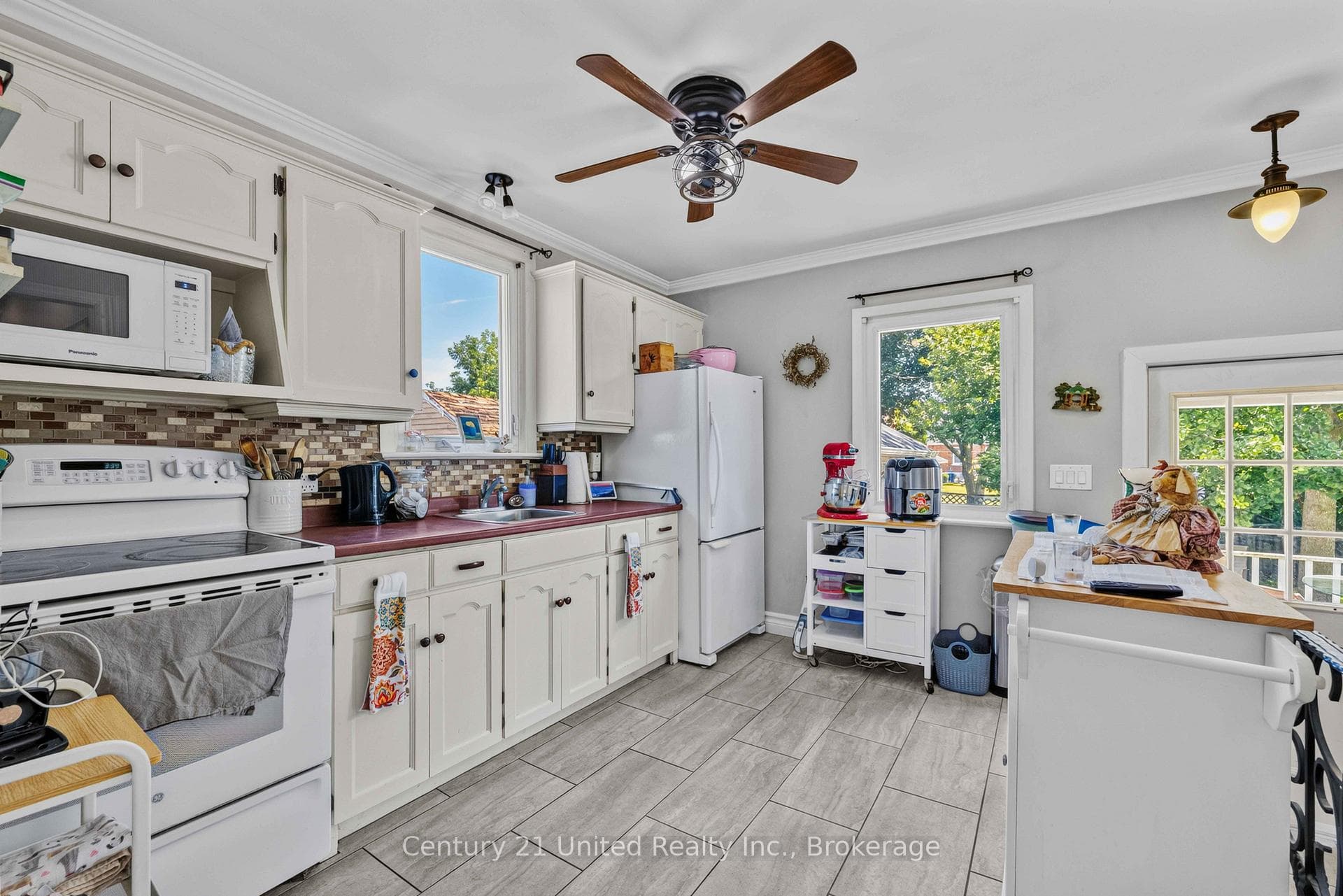 525 Howden Street photo 15