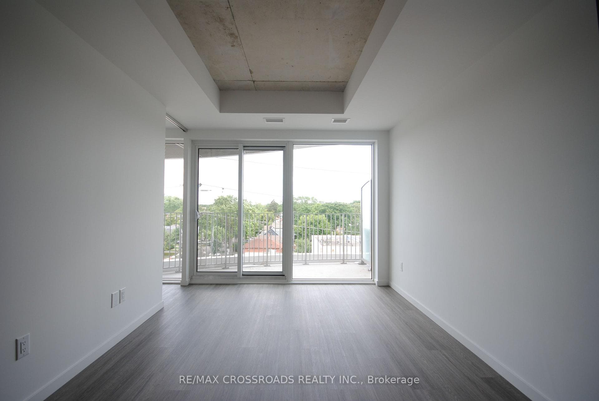 689 The Queensway Drive Unit 516 photo 8