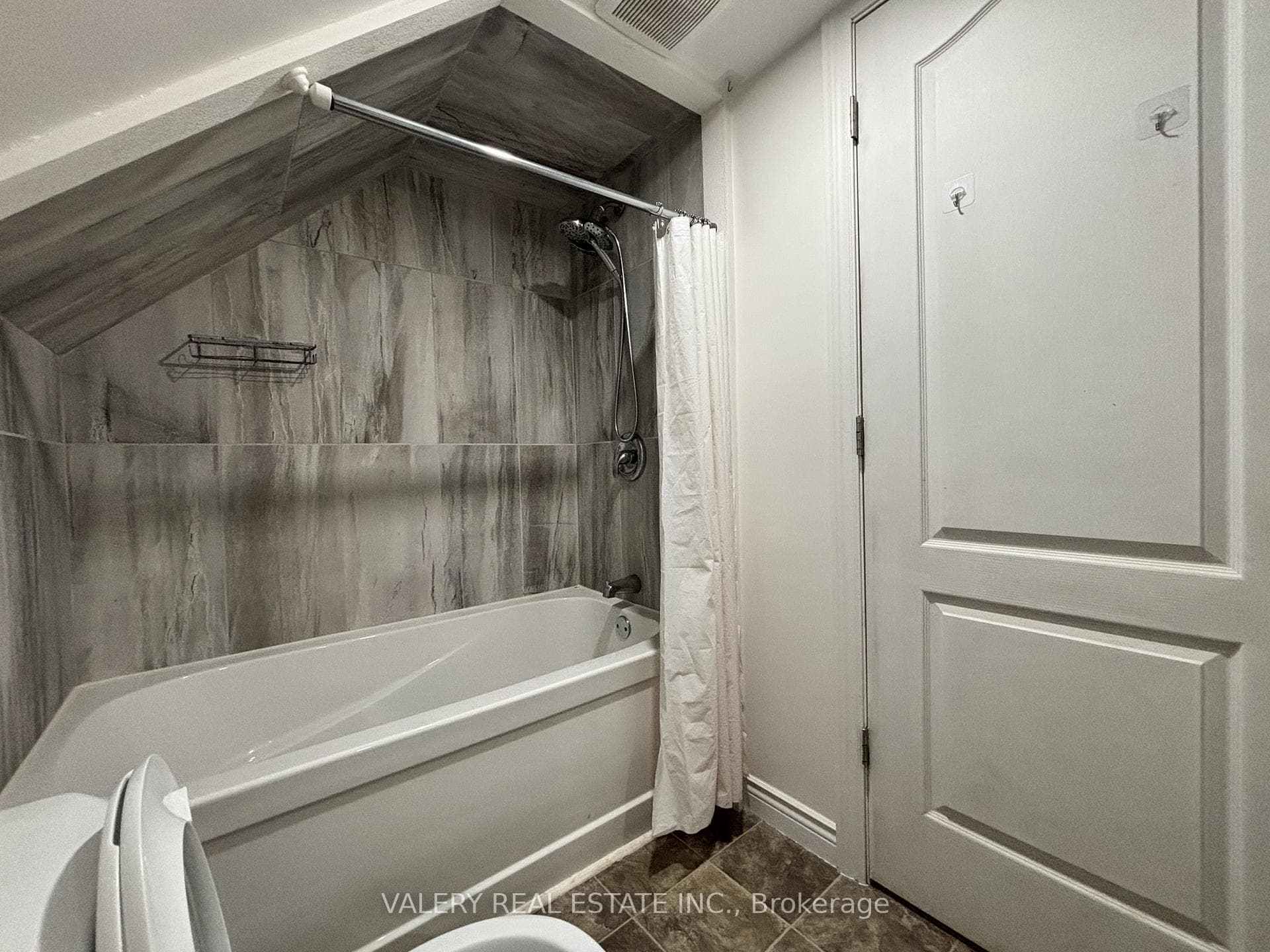 1091 Highland Ave Avenue Unit 1 photo 4