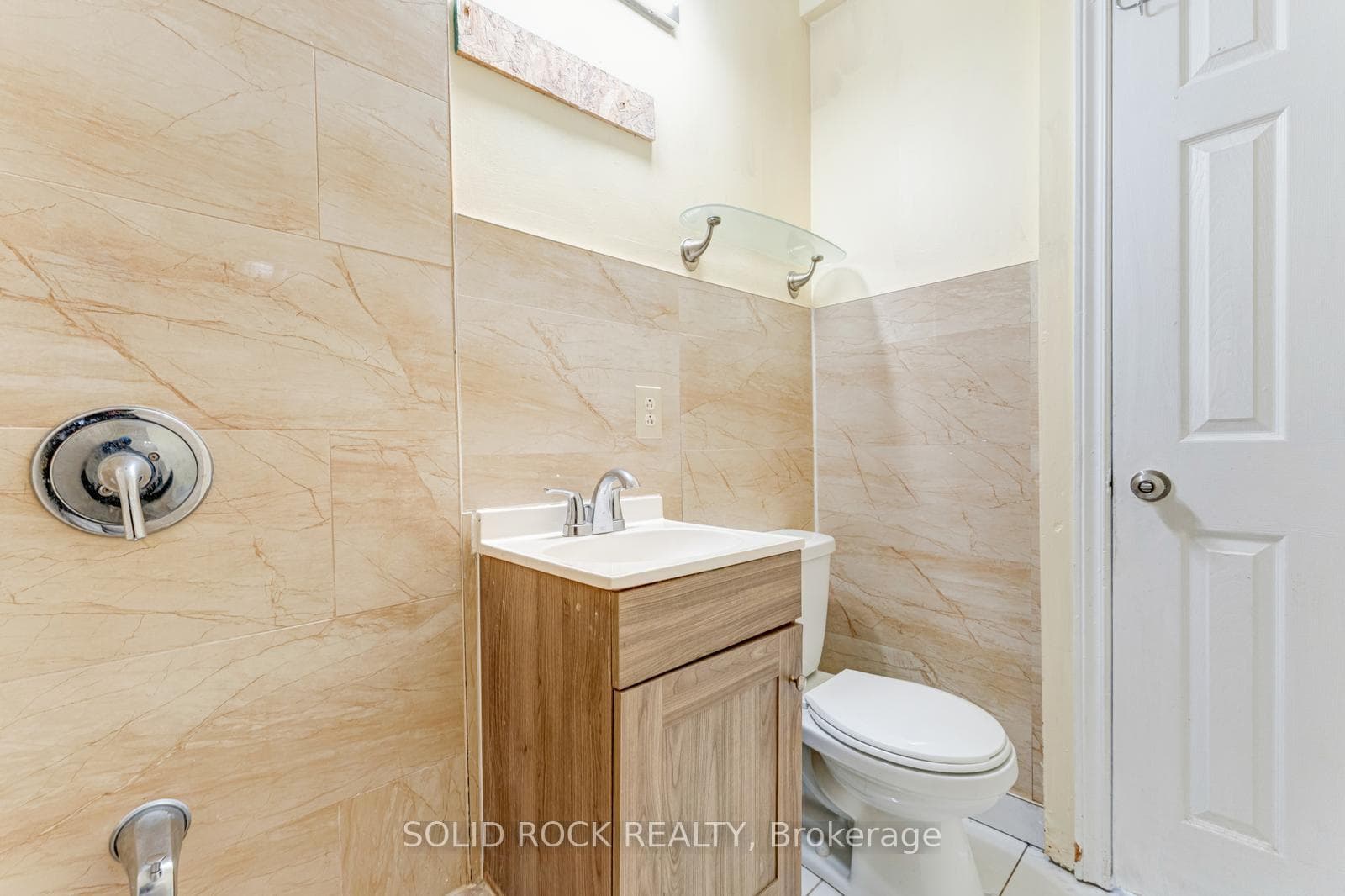 33 Elfreda Boulevard photo 17