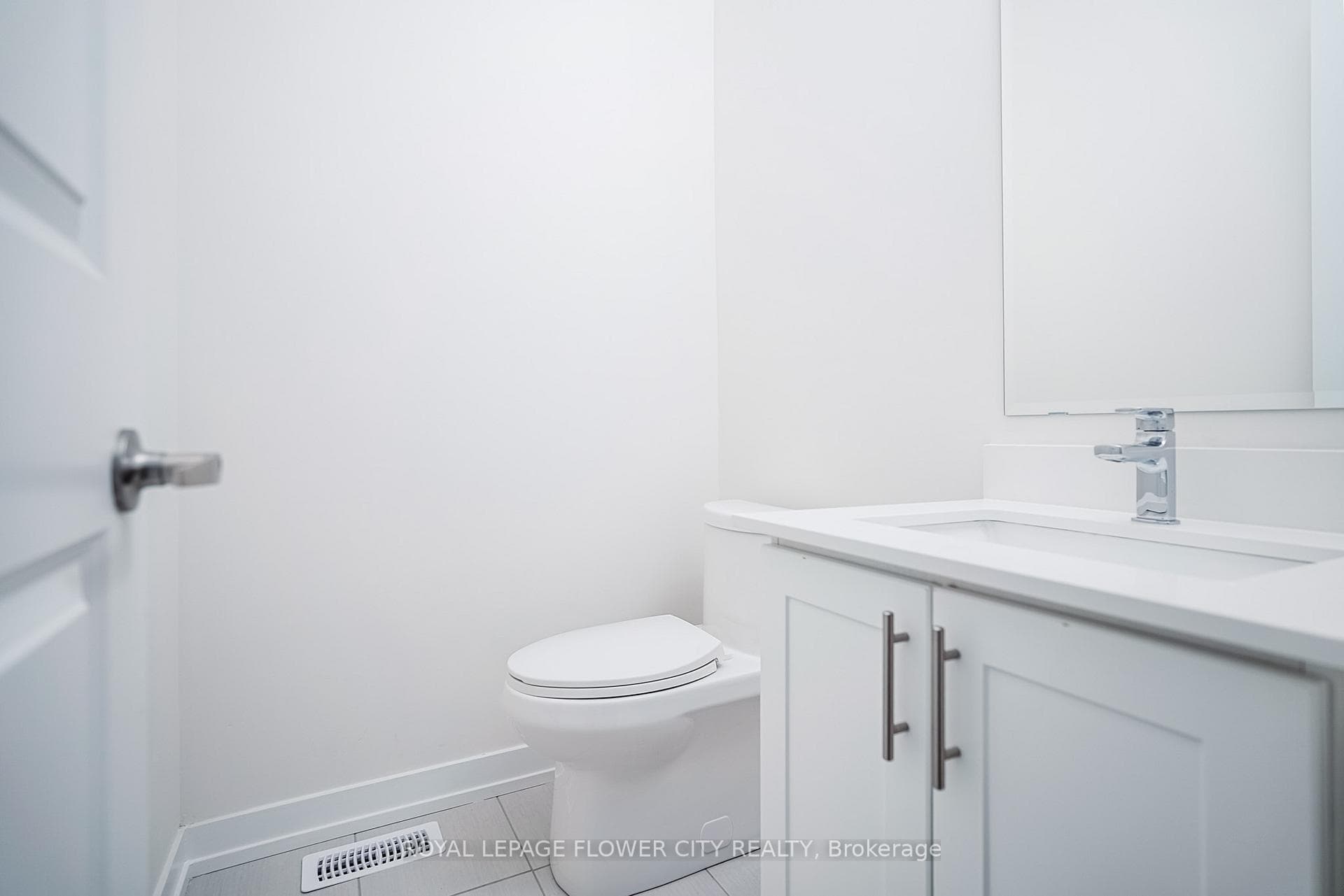 137 HENSHAW Drive photo 23
