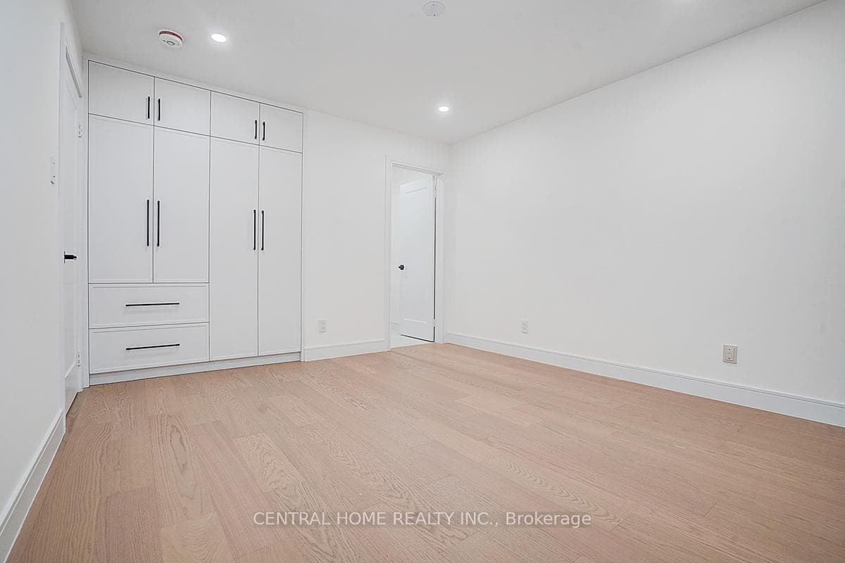 23 Bakerdale Road Unit Main photo 13