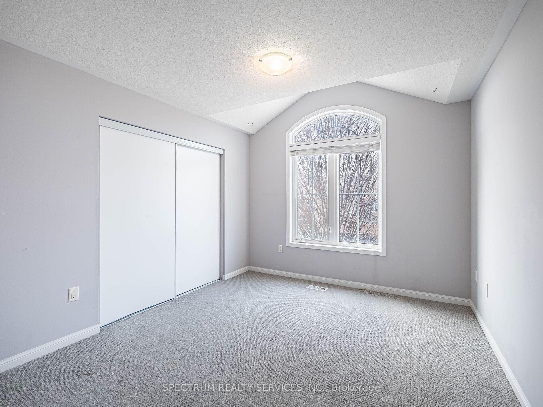416 Gooch Crescent photo 37