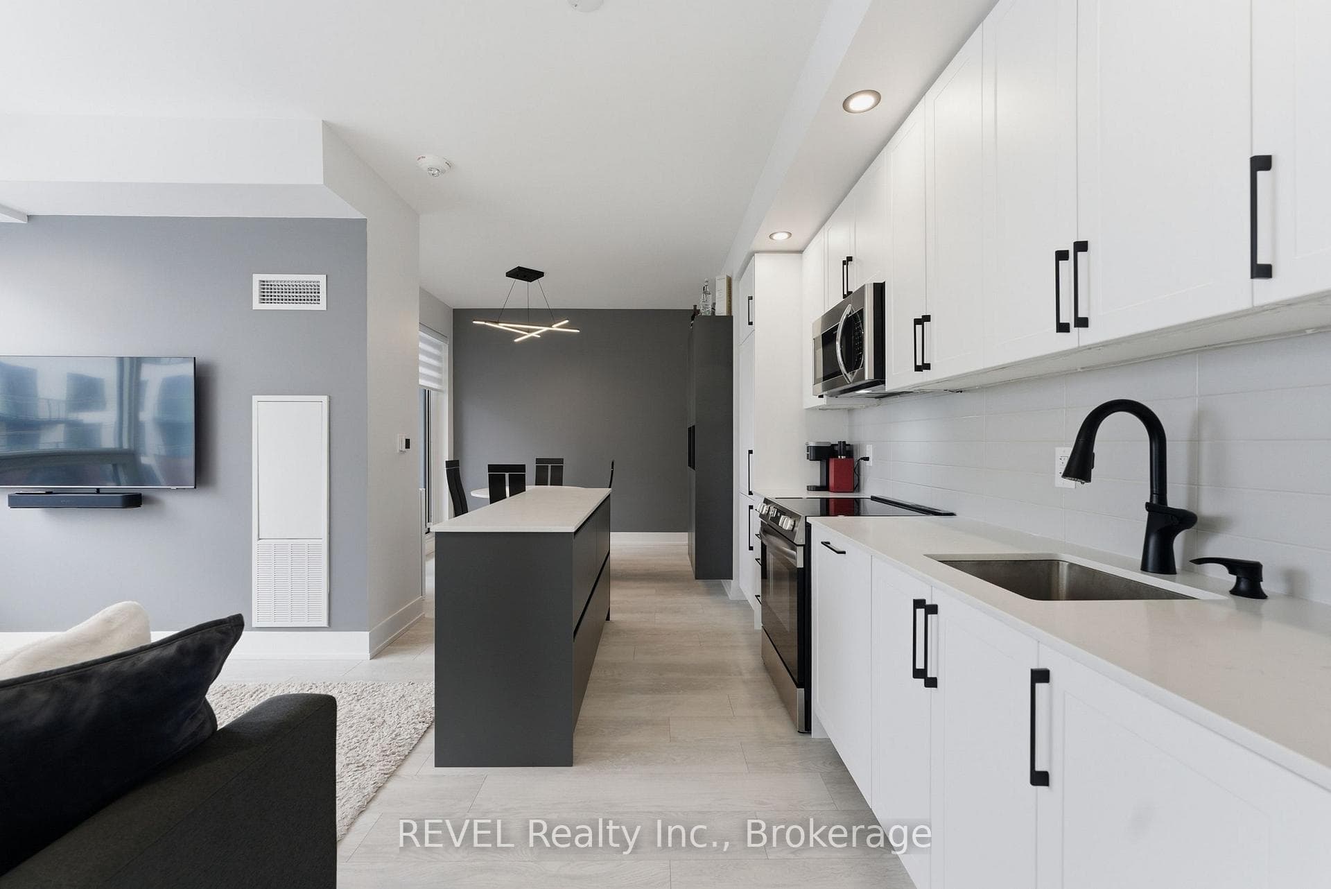2450 Old Bronte Road Unit 405 photo 13