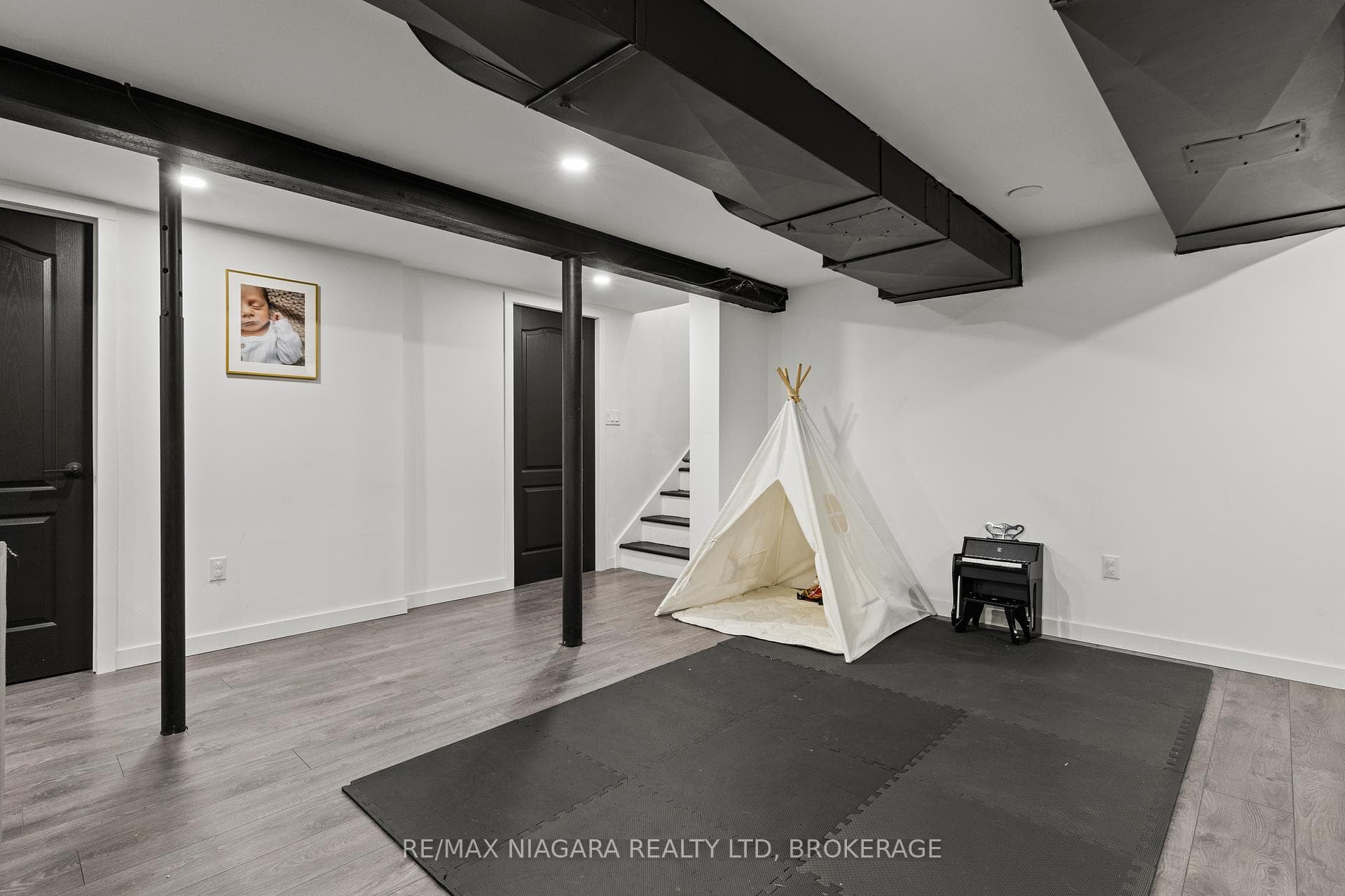 16 Peachtree Park photo 29