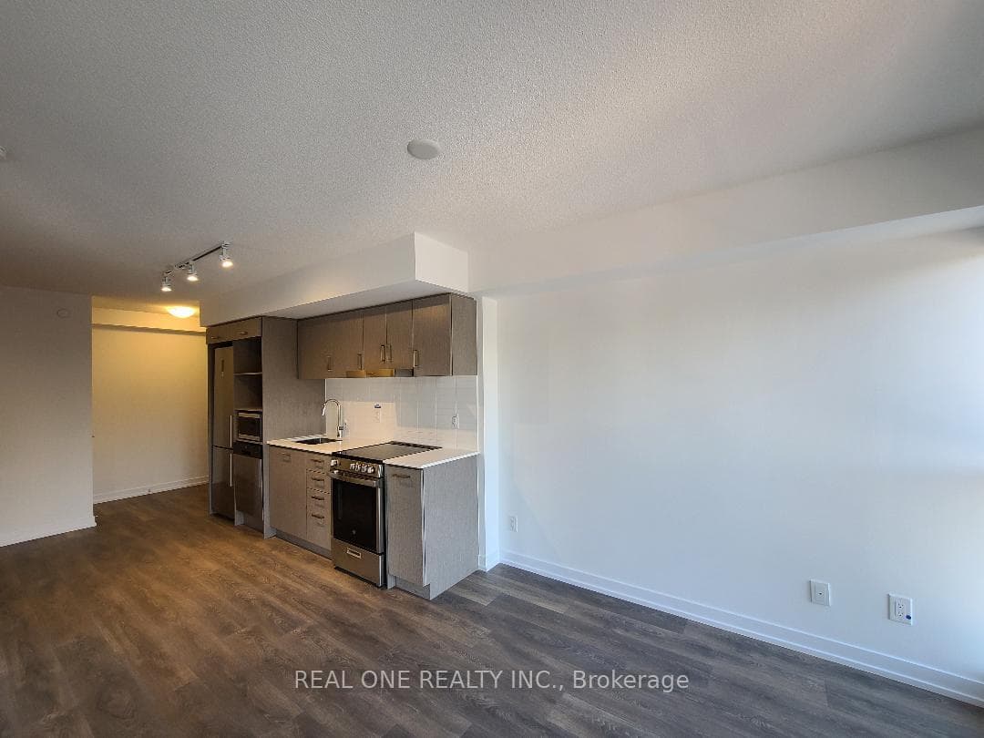 219 Dundas Street Unit 511 photo 9